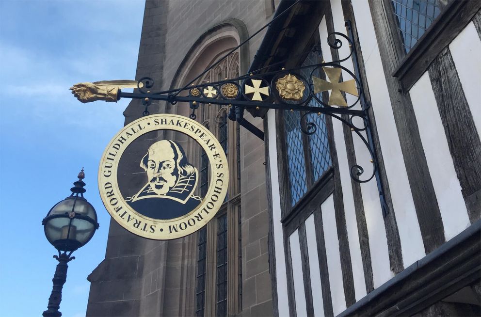 Shakespeare's Schoolroom unveils new sign commemorating its literary heritage